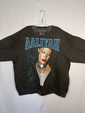 Aaliyah Black Graphic Crewneck Sweatshirt